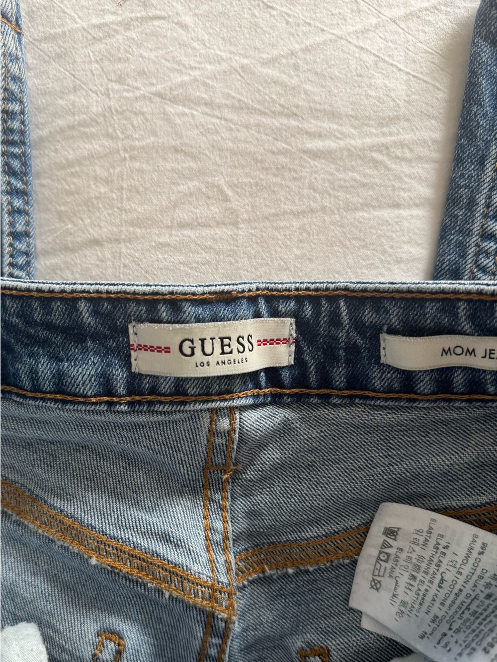 Guess Vintage Style Mom Jean - Picture 5 of 7